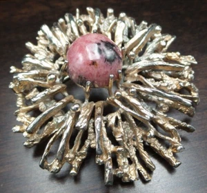 Broche de diseñador de plata y rodonita Great Brutalist europeo 835 de mediados de siglo - Imagen 1 de 7