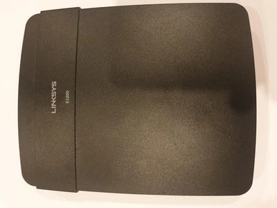 Linksys E1200 300 Mbps 10/100 Wireless N Router E1200-UK Red Tomato VPN enabled - Image 1 of 3