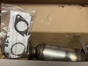 Magnaflow 49445 Direct-Fit Catalytic Converter For Chevy Traverse NEW - Picture 1 of 9