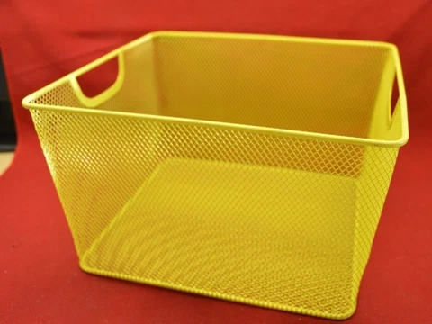 Yellow Painted Metal Wire Basket No ID no Tags ~10-1/8" x 9" x 6" Cover