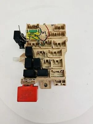 01-04 Toyota Sequoia Interior Fuse Box Panels Fuses Relays - Image 1 of 4