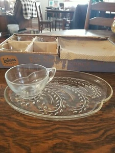 Vintage Federal Glass Homestead Wheat Pattern Snack Set of 4 Cups/3 Plates - Picture 1 of 8