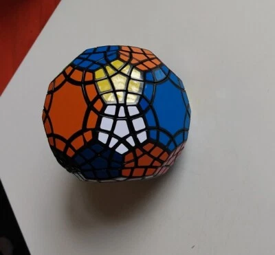 DAYAN MAGIC TWISTY CUBE PUZZLE TOY LOT BLACK 30 FACE SPHERE - Image 1 of 3