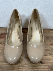 Bandolino Camellias Beige Faux Patent Leather Pumps Heels 6.5M US NWT - Picture 1 of 6