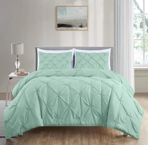 Berlin Seafoam Green Pinch Pleat Full Comforter Set, 3-Piece (Comforter and P... - Picture 1 of 9