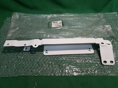 for RANGE ROVER / SPORT LEFT HAND REAR HEADLINING RETAINER LR040345 - Image 1 of 3