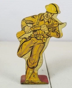 VINTAGE METAL INFANTRY PRIVATE CHARGING TOY PROP MARX TOYS MADE IN USA  12. 41G - Picture 1 of 4