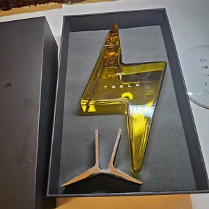 TESLA DEKANTER & STÄNDER ~LEER-OHNE ALKOHOL~ mit BOX AUTOMOBILE CAR COMPANY TEQUILA 1 - Bild 1 von 19