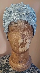 Art Deco Cloche Hut Flapper Totenkopf Kappe silber floral metallic HANDARBEIT NIE BENUTZT - Bild 1 von 11