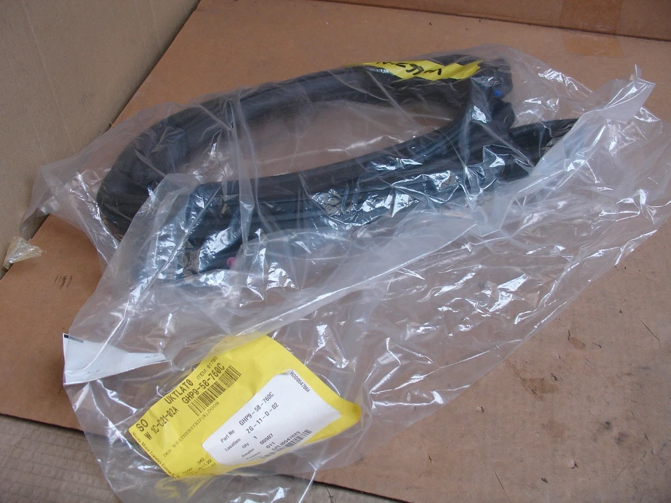 Sello de tira climática de puerta lateral derecha GHP958760C para Mazda 6 2014-2017 Foto 1 de 2