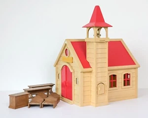 Edificio de la Escuela Sylvanian - Capilla Techo Rojo de colección pueblo Tomy Calico Critters - Imagen 1 de 7