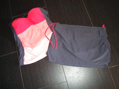 NOVO MAIÔ TANKINI AJUSTÁVEL TOP ACOLCHOADO COPOS E PARTE DE BAIXO ROSA CINZA tamanho M - Imagem 1 de 4