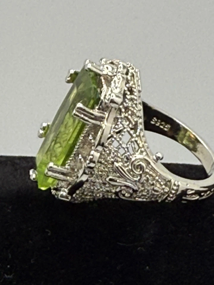 Anillo verde peridoto de plata de ley 925 vintage estilo Art Deco piedra grande talla 8 Foto 1 de 4