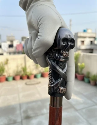 Bastón de latón hecho a mano con mango de calavera: bastón de madera para caminar para hombres regalo Foto 1 de 4