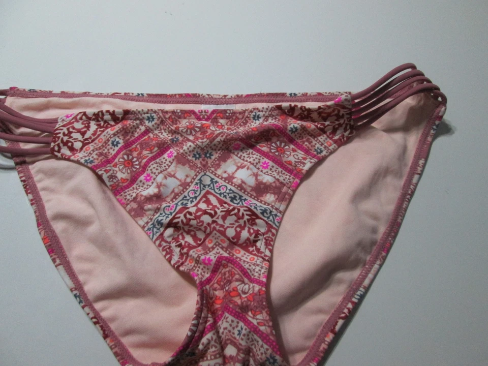 Xhilaration Womens Size L Bikini Bottom Coral Hipster Straps Side Paisley Swim - Image 1 of 4