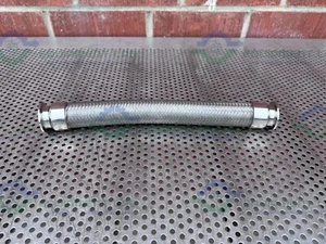 Manguera de acero inoxidable trenzada de 16" sin marca con accesorio sanitario de 1 1/2" - Imagen 1 de 12