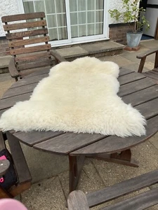 Genuine Used Thick Sheepskin Rug Ivory Cream Colour 100cm x75cm - Picture 1 of 4