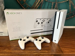 Xbox One S 1tb Console - Picture 1 of 3