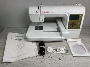 Singer Studio S10 Embroidery Machine Bundle - Excellent Cond! Tested! Fast Ship! - Picture 1 of 13