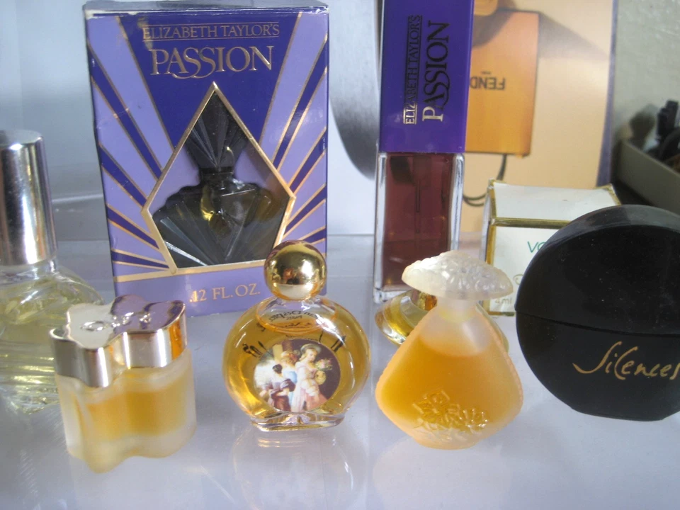 lot Mini Vintage Lalique PARFUM perfume Silences Jean Desprez Bal A versailles - Image 1 of 4