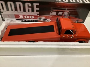 1/18 ACME orange 1970 Dodge D-300 Ramp Truck - Bild 1 von 3