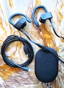 Beats By Dre Powerbeats3 Black Wireless In-Ear Stereo Bluetooth Headphones - Picture 1 of 5