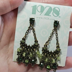 1928 Gold Tone Green Rhinestone Chandelier Earrings Nwt - Picture 1 of 15