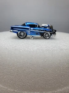 Muscle Machines 1958 Chevrolet Impala With Black Flames Diecast 1:64 Scale - Picture 1 of 6