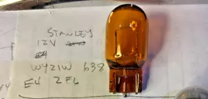 STANLEY WY21W 12V 21W AMBER AUTO TURN SIGNAL/ LIGHT BULB/ LAMP 638 - Picture 1 of 2