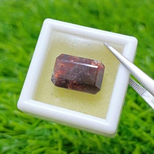 17.3 Carats Emerald Cut Rectangular Shape Red Color Natural Rare Zircon Gemstone - Picture 1 of 4