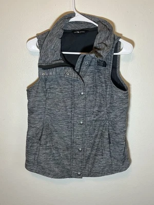 Chaleco gris para mujer The North Face sin mangas cremallera completa cuello falso talla pequeña Foto 1 de 4