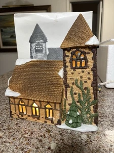 Department 56 Shops of Dickens Village. Village Church Lighted #6516-1 - Picture 1 of 6