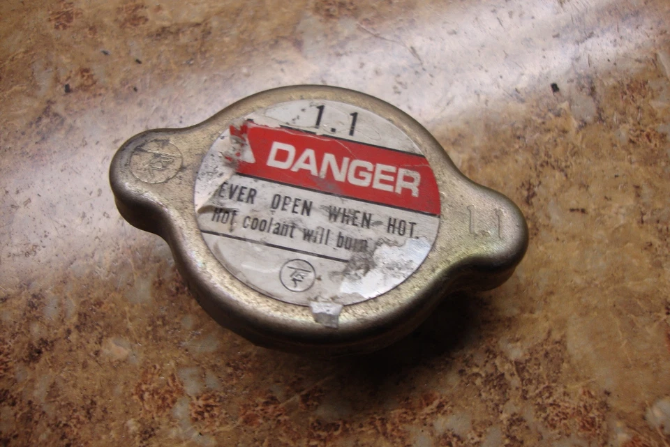 Honda CBR600F4 1999 CBR 600 F4 CBR600 tapa radiador tapa radiador refrigerante 99 Foto 1 de 1