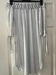 New Look Beach Cover, White And Blue Stripe. Size M - Picture 1 of 9