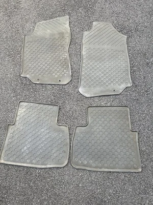 Juego completo de alfombrillas de goma Saab 9-5 1999-2007 OEM Foto 1 de 4