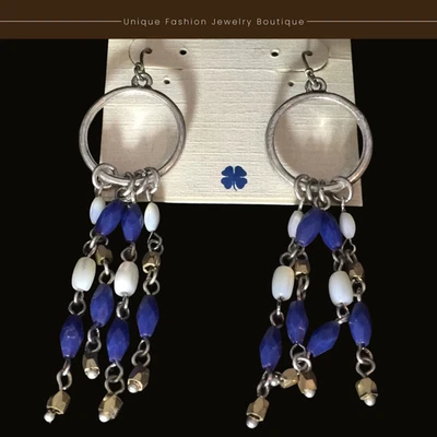 Brincos de argola Lucky azul borla franja pedra preciosa tom prata moda feminina $35 - Imagem 1 de 4