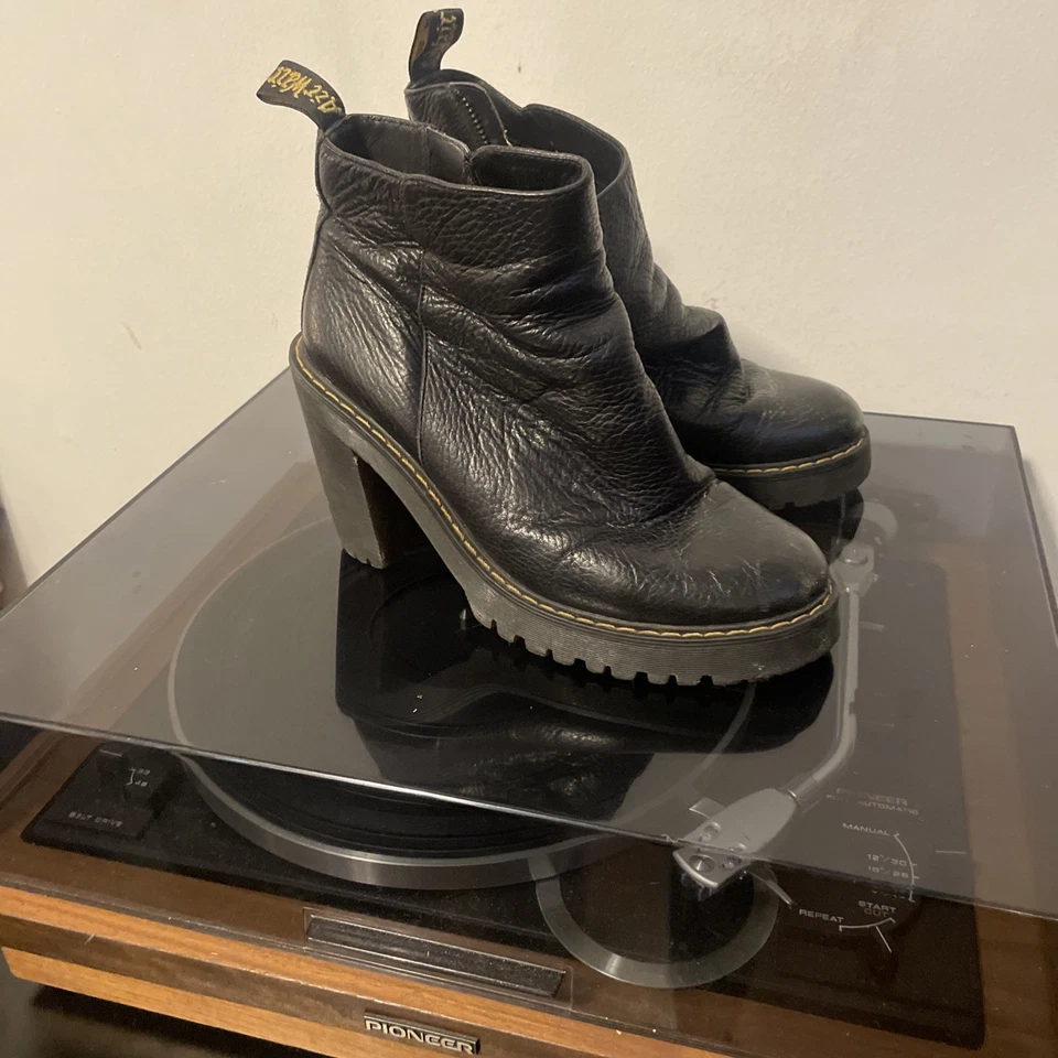 Botas Dr. Martens de Cuero Negro Magdalena Plataforma Tacón Tobillo Cremallera EE. UU. Talla 6L Foto 1 de 4