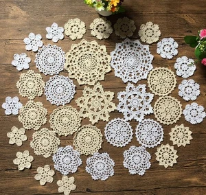 Set di 36 piccoli centrini all'uncinetto a mano mini centrini in pizzo all'uncinetto in cotone per c... - Foto 1 di 7