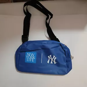 New York Yankees/NYew York Life Pouch Blue - Picture 1 of 3