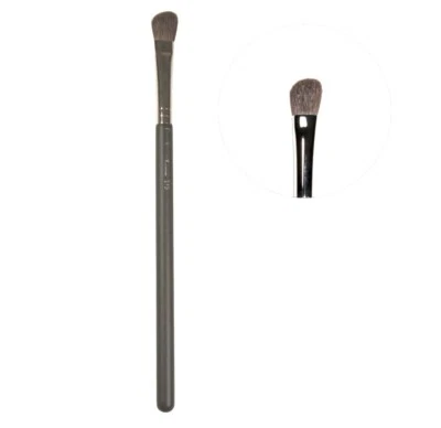 MAC Cosmetics 275 Medium Angled Shading Brush Eye Shadow 16cm Discontinued - Image 1 of 2