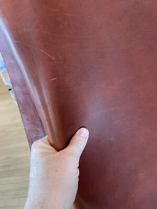 Full grain cow leather side chestnut 5.5 oz Approx 20sq ft USA Cosplay Semigloss - Picture 1 of 8