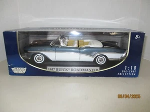 MOTORMAX 1957 BUICK ROADMASTER CONVERTIBLE 1:18 SCALE, BLUE/WHITE CLASSIC CARS - Picture 1 of 7
