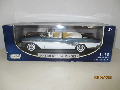 MOTORMAX 1957 BUICK ROADMASTER CONVERTIBLE 1:18 SCALE, BLUE/WHITE CLASSIC CARS - Image 1 of 4