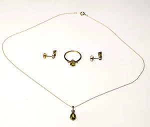 New Peridot & Diamond 10K Yellow Gold Ring, Earrings, Necklace Set w Jewelry Box - Picture 1 of 5