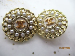 CHANEL 2 GOLD TONE , cc logo 23MM/ UNDER 1'' BUTTONS THIS IS FOR 2 - Picture 1 of 5
