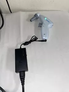 Cole-Parmer Essentials Comfort-Grip Rechargeable Motorized Pipette Controller - Picture 1 of 6