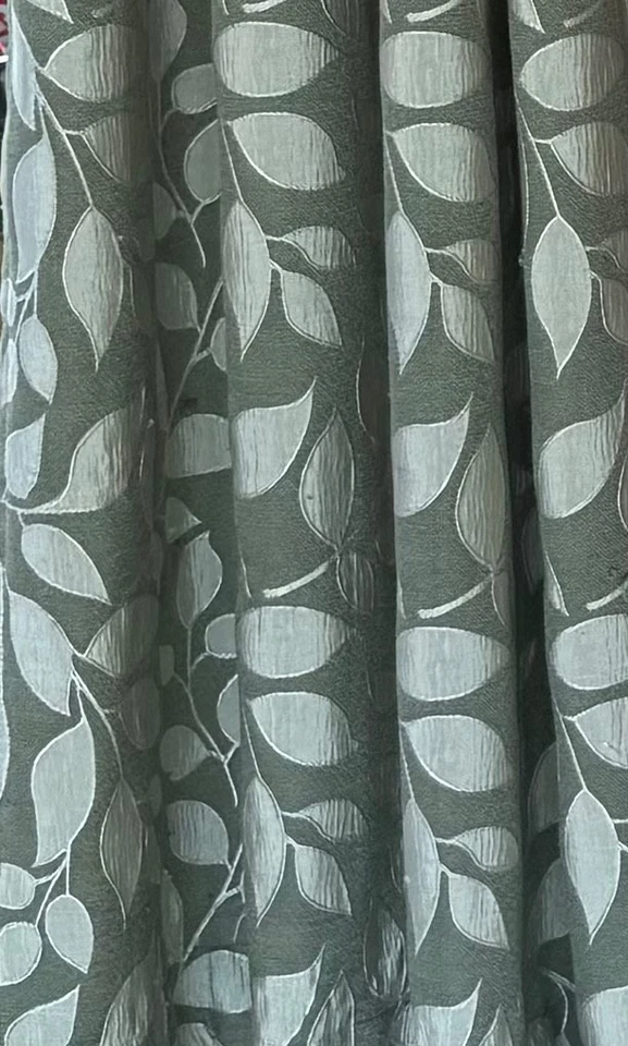 Cindy Crawford Sage Green Blackout Curtains 84x52 Double Lined - Imagem 1 de 4