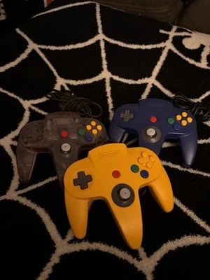 Nintendo 64 Wired Controller Atomic Purple, Yellow, Blue - Image 1 of 4