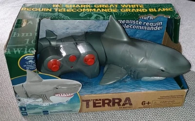 TERRA by Battat Realistic RC Great White Shark New In Box Pool Bath Bathtub Toy - Image 1 of 3