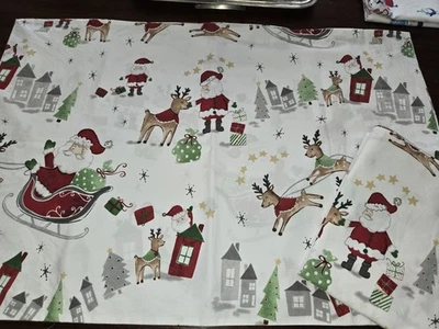 Par de fundas de almohada Pottery Barn Kids Santa y reno Foto 1 de 4